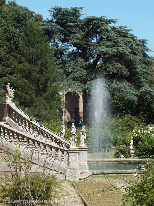Visiter Pavie. Jardin botanique de Pavie Italie