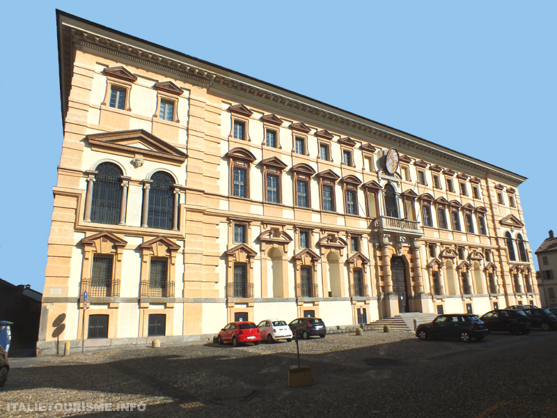 Visiter Pavie: Collège Borromeo