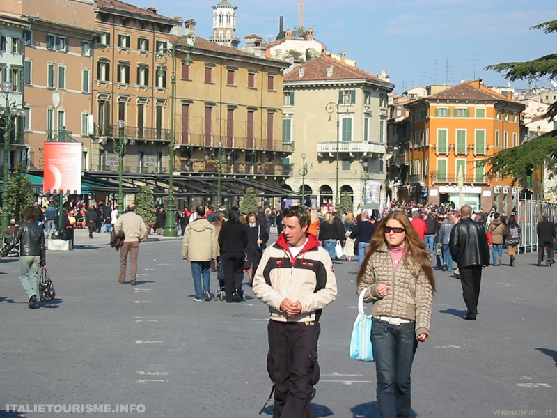 Visiter Verone: piazza Brà