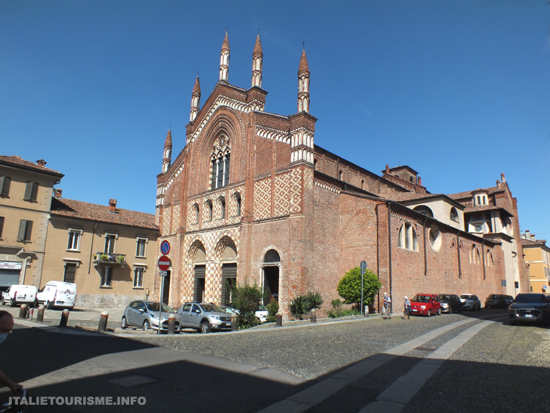 Visiter Pavie en 1 jour: San Francesco Maggiore. Pavie Italie tourisme