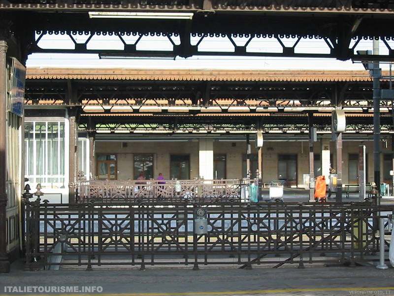 gare des trains de Vérone: Verona Porta Nuova, les quais