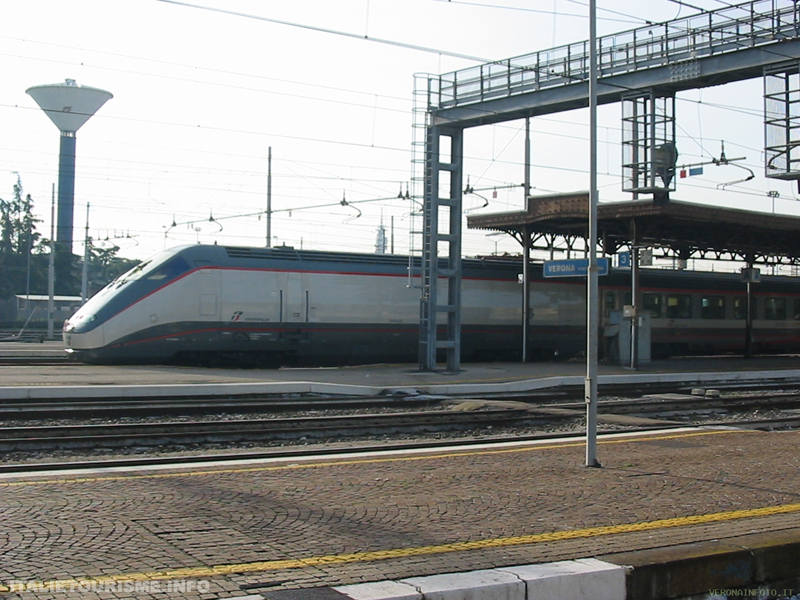 gare des trains de Vérone: Verona Porta Nuova, le TGV italien