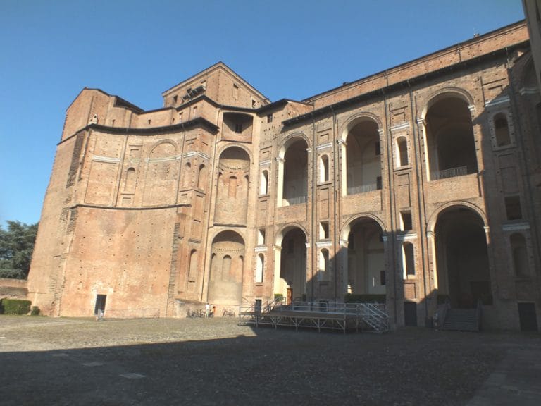 Cortile interno di Palazzo Farnese, Piacenza