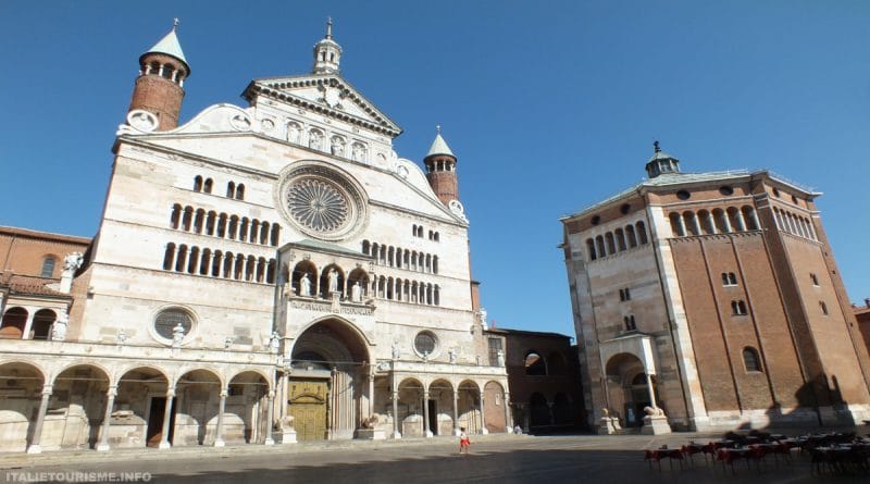 La Cathédrale de Crémone en Italie (Duomo di Cremona)