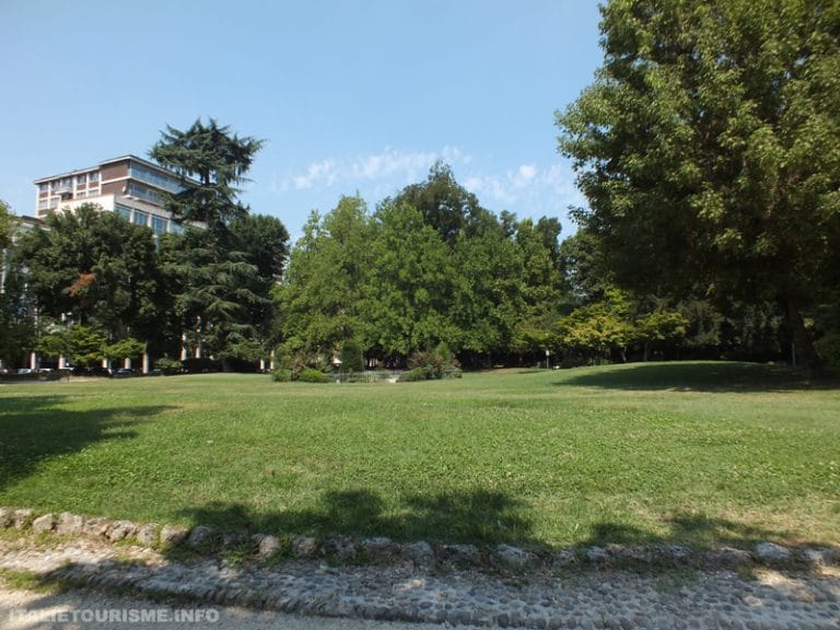 Jardin public du Pape Jean-Paul II à Crémone (Italie)