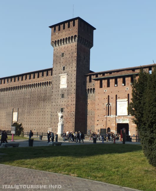 Il Castello Sforzesco a Milano
